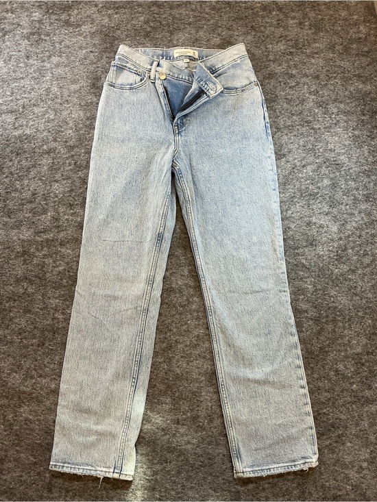 Abercrombie & Fitch Denim - Abercrombie & Fitch High Rise Straight Leg Light Wash Jeans Size 26”